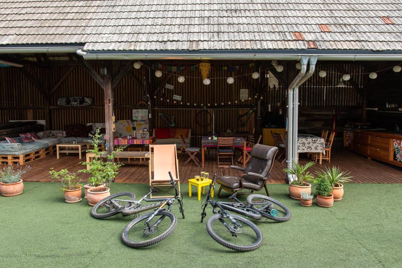 Bikeski Family Hotel, B&B, Apartaments, Rooms Mezica Kültér fotó