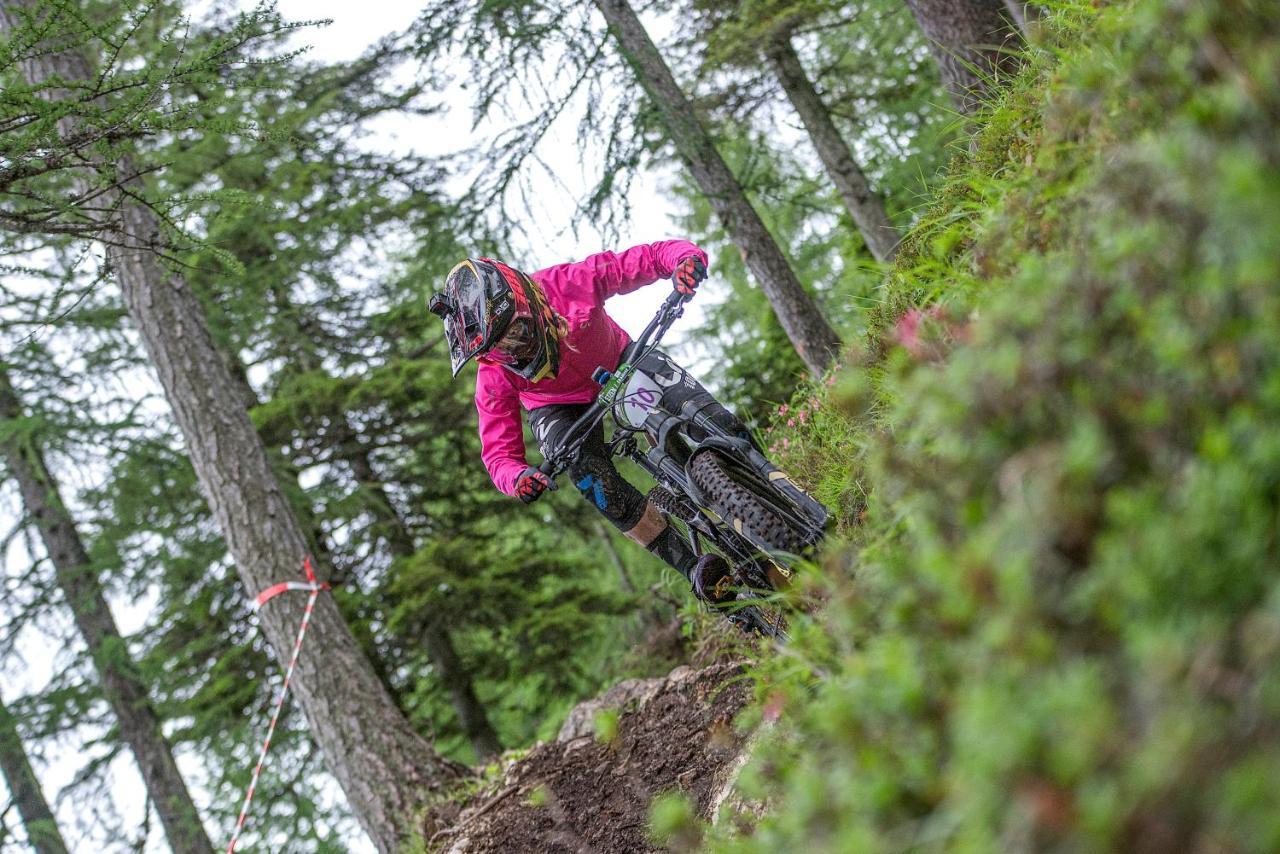 Bikeski Family Hotel, B&B, Apartaments, Rooms Mezica Kültér fotó